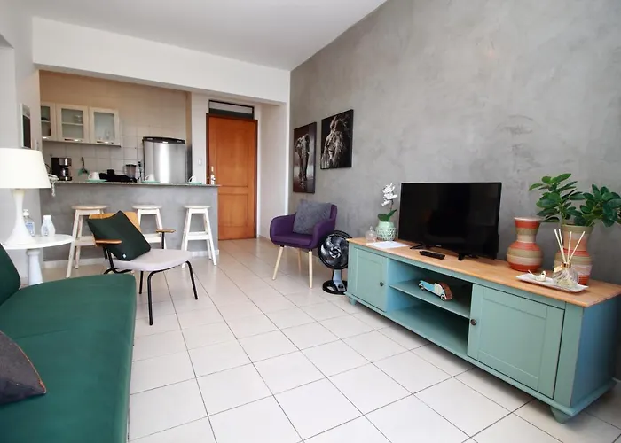 Apartamento Em Frente Ao Shopping Itaigara - Salvador
