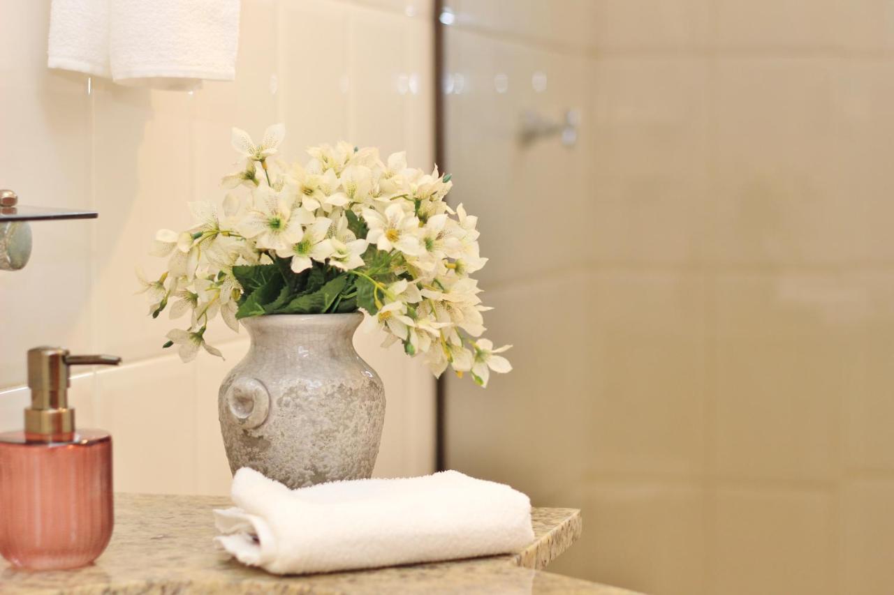 Apartamento Em Frente Ao Shopping Itaigara - Apartment