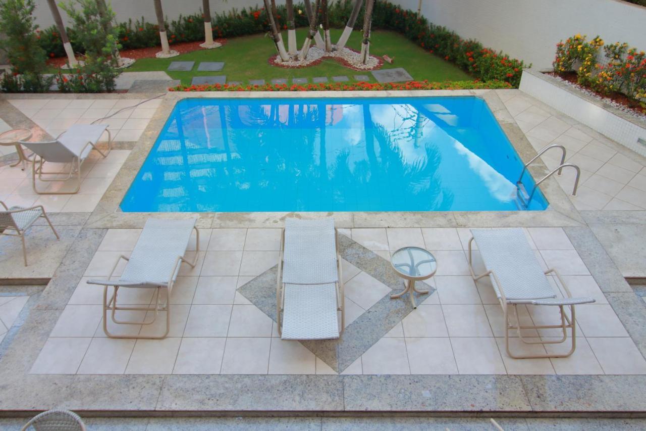Apartamento Em Frente Ao Shopping Itaigara - *