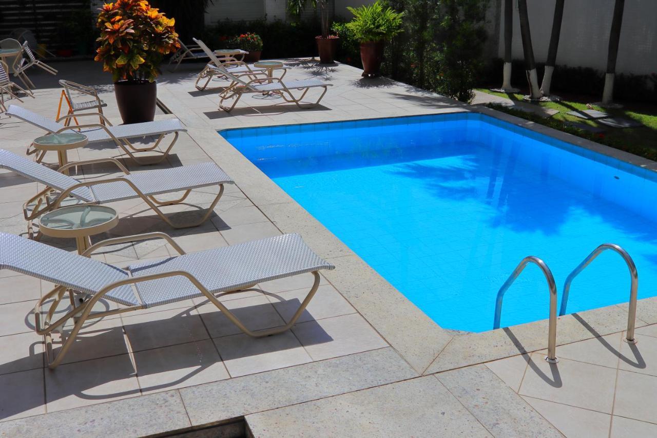 Apartamento Em Frente Ao Shopping Itaigara -