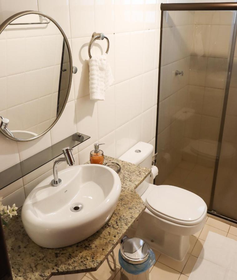 Apartamento Em Frente Ao Shopping Itaigara -
